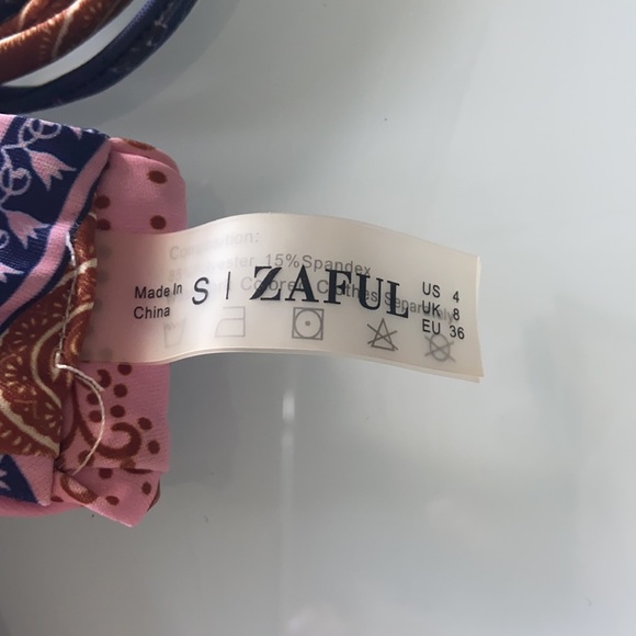 🌸 Zaful Bikini top and bottom - Picture 3 of 4